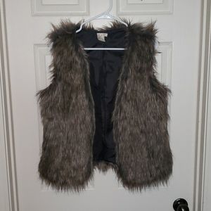 Kinnucan faux fur vest